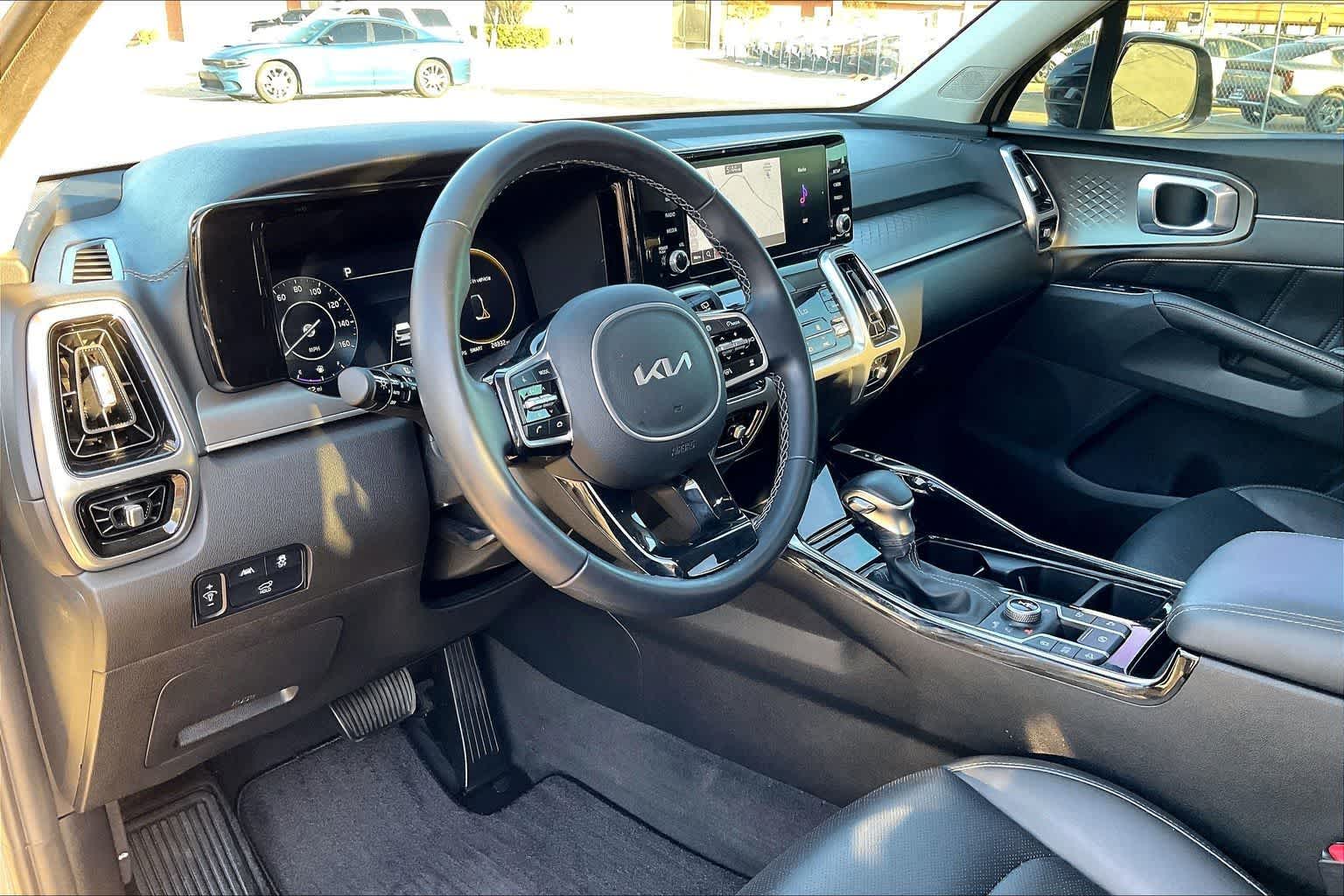 Thumbnail: 2023 Kia Sorento - 2