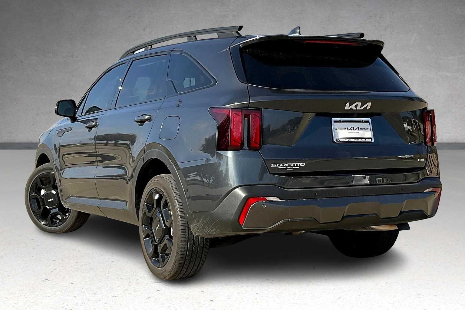 Thumbnail: 2024 Kia Sorento - 4
