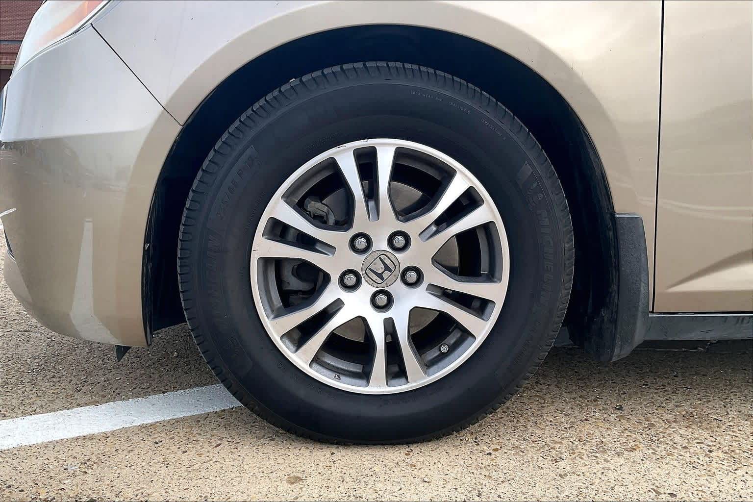 Thumbnail: 2011 Honda Odyssey - 7