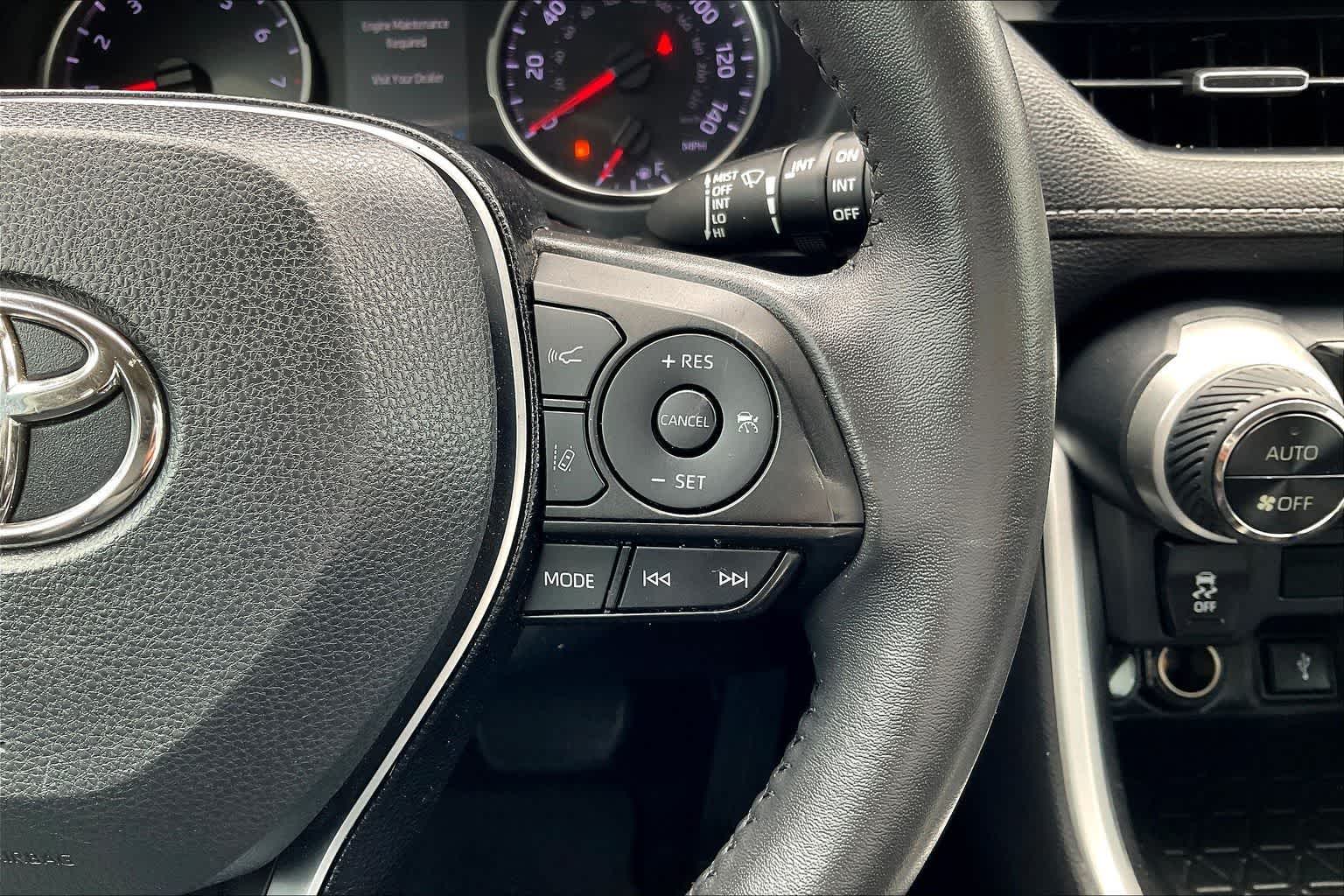 Thumbnail: 2020 Toyota RAV4 - 25