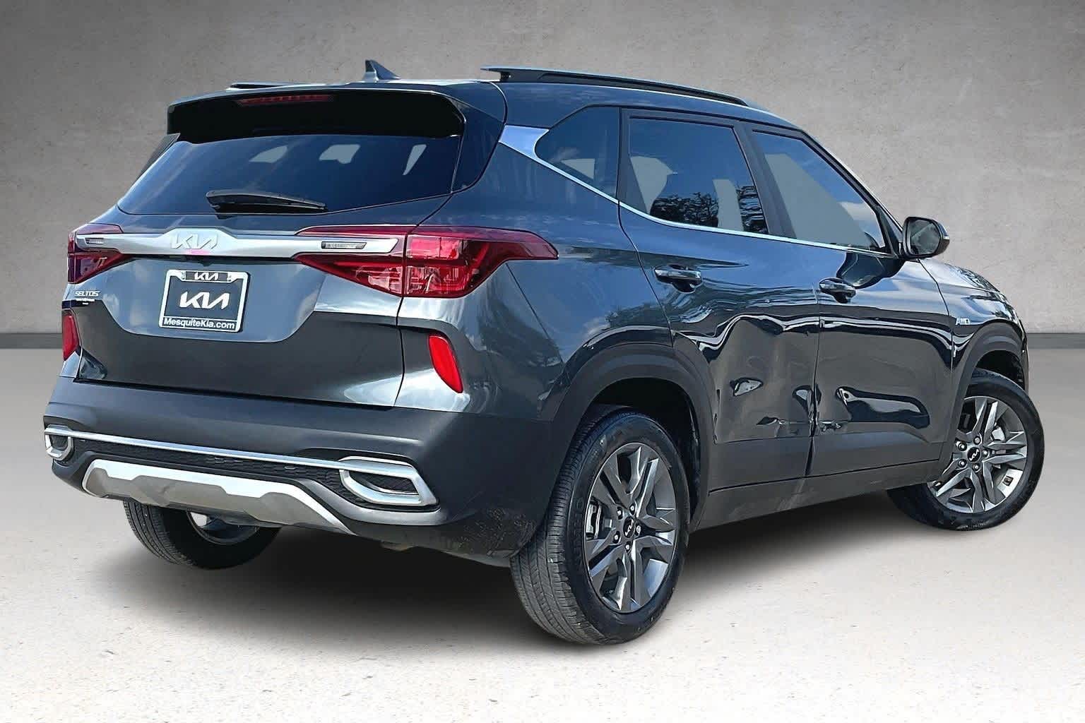 Thumbnail: 2023 Kia Seltos - 22