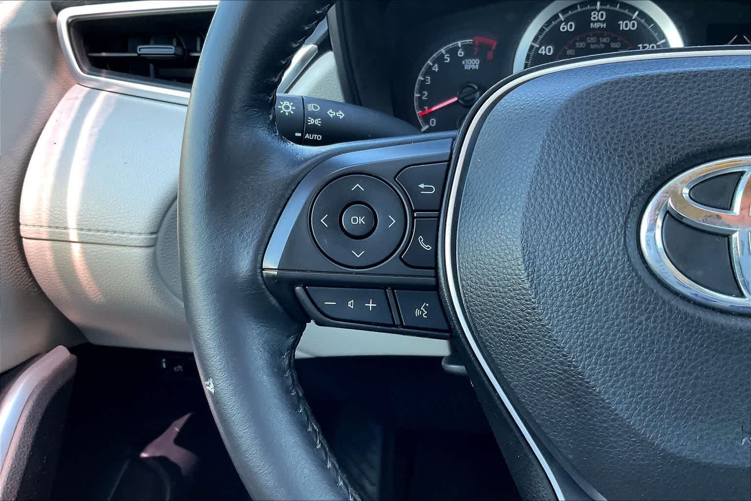 Thumbnail: 2022 Toyota Corolla Cross - 23