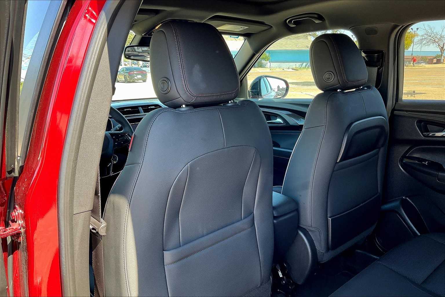 Thumbnail: 2023 Chevrolet TrailBlazer - 12