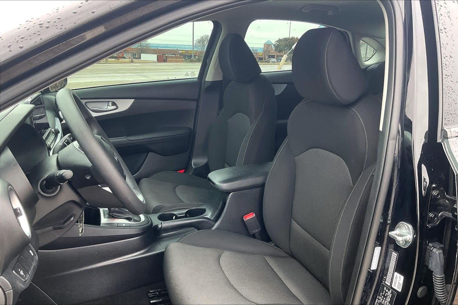 Thumbnail: 2024 Kia Forte - 10