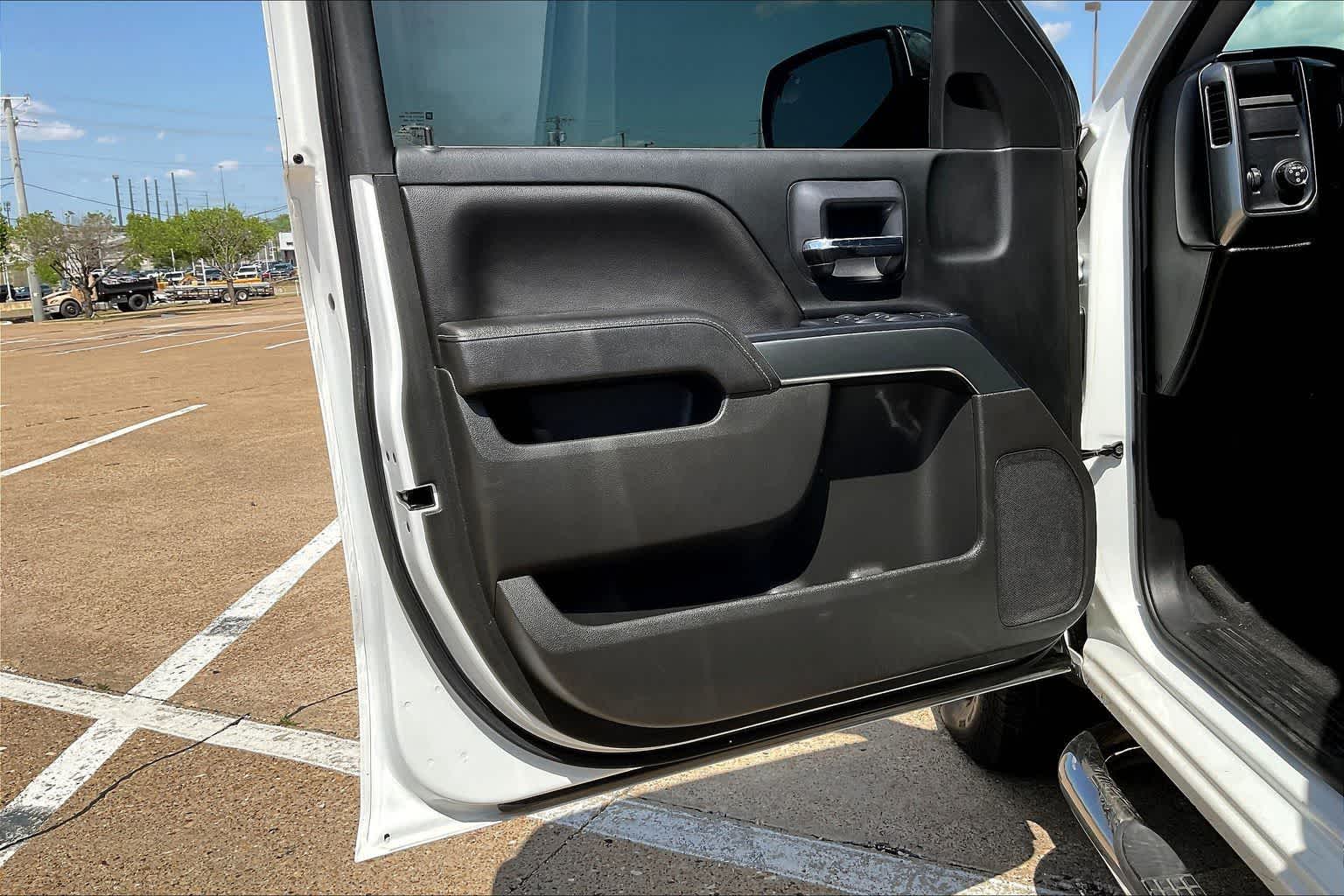 Thumbnail: 2018 Chevrolet Silverado 1500 - 27