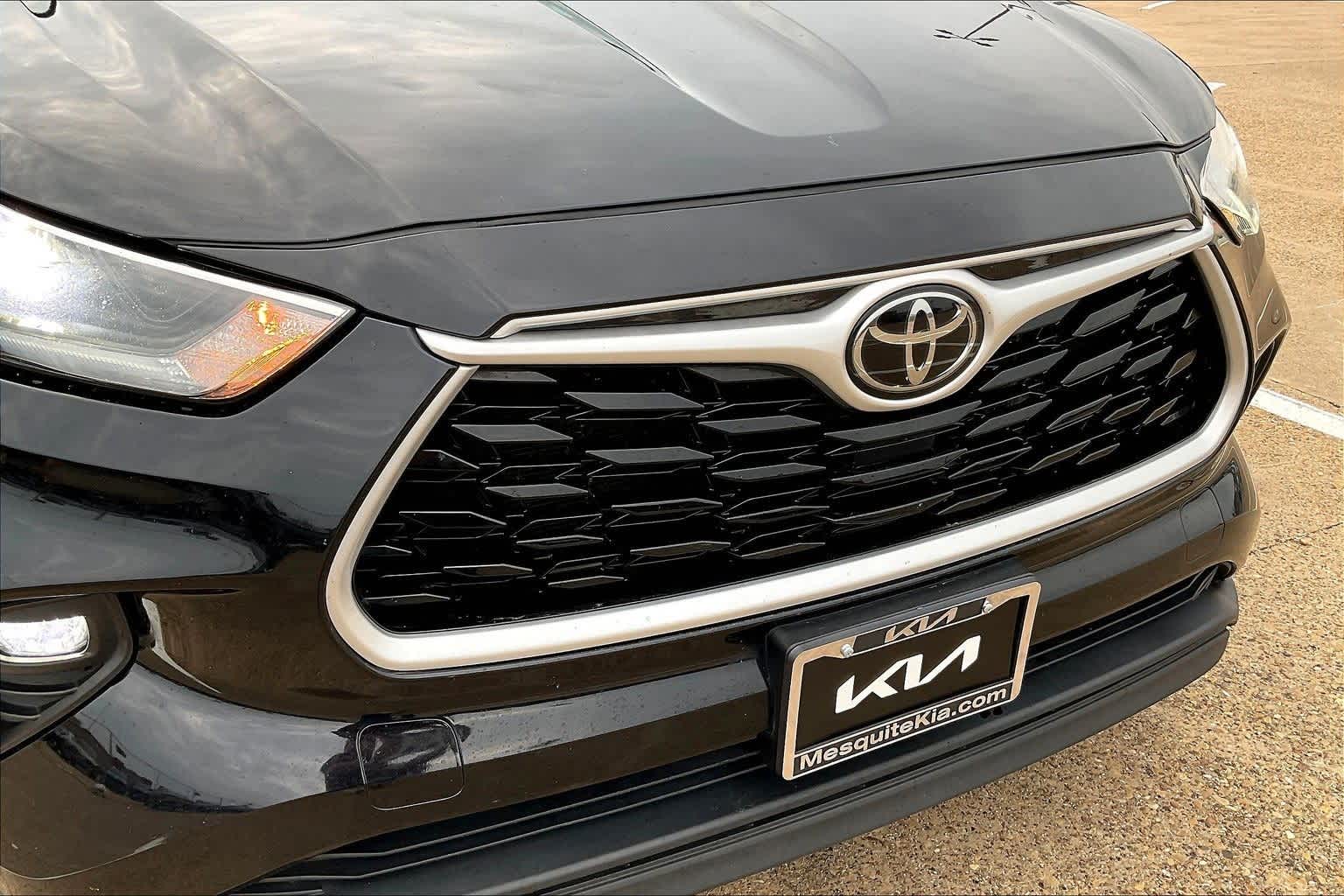 Thumbnail: 2021 Toyota Highlander - 33
