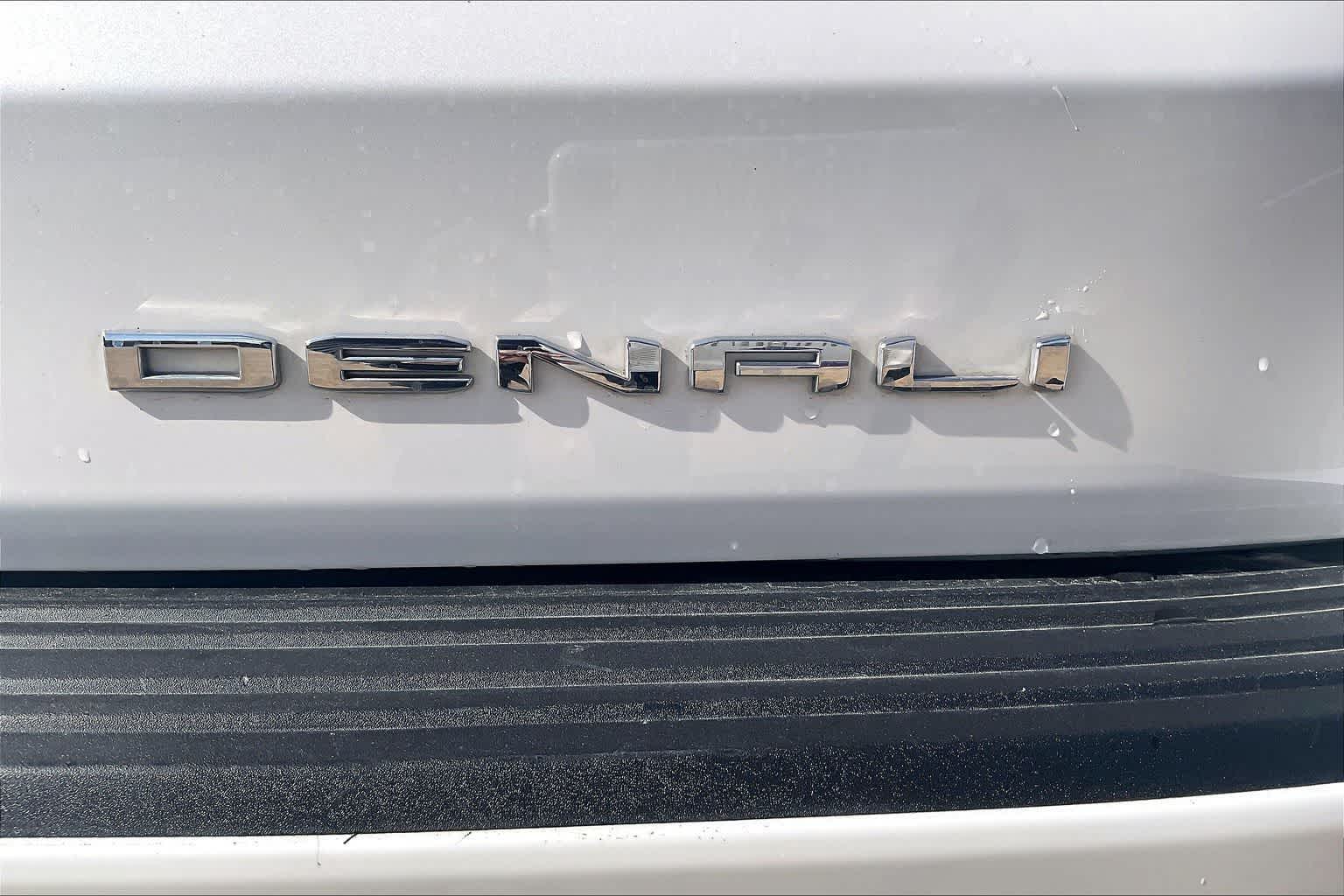 Thumbnail: 2022 GMC Yukon XL - 7