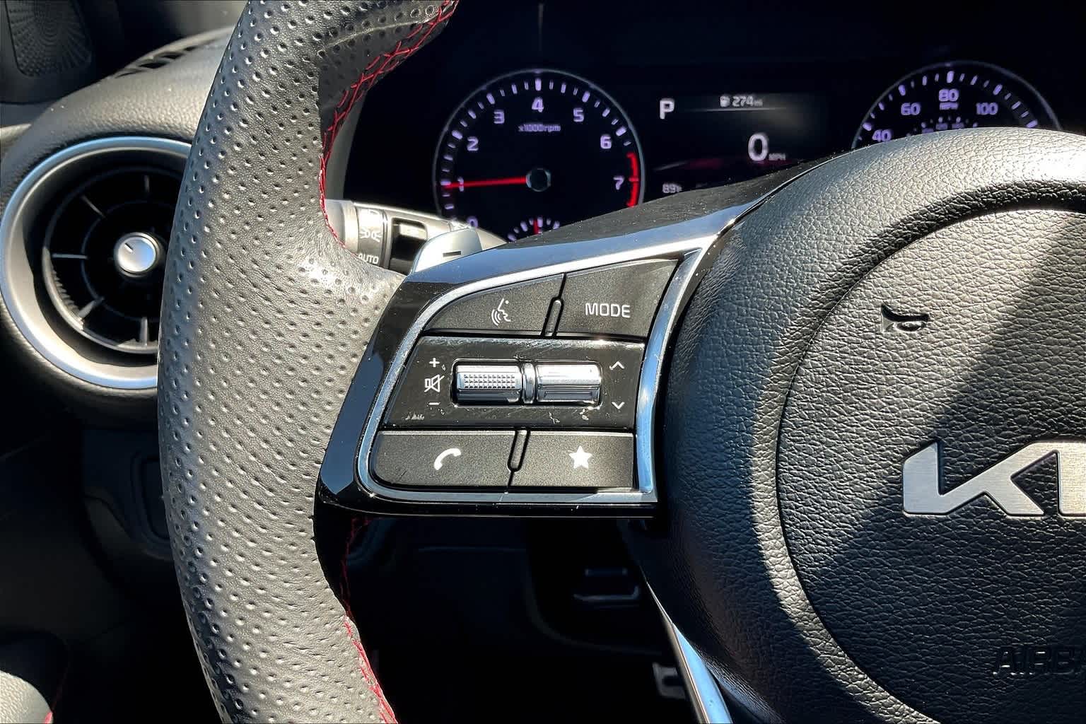 Thumbnail: 2023 Kia Forte - 24