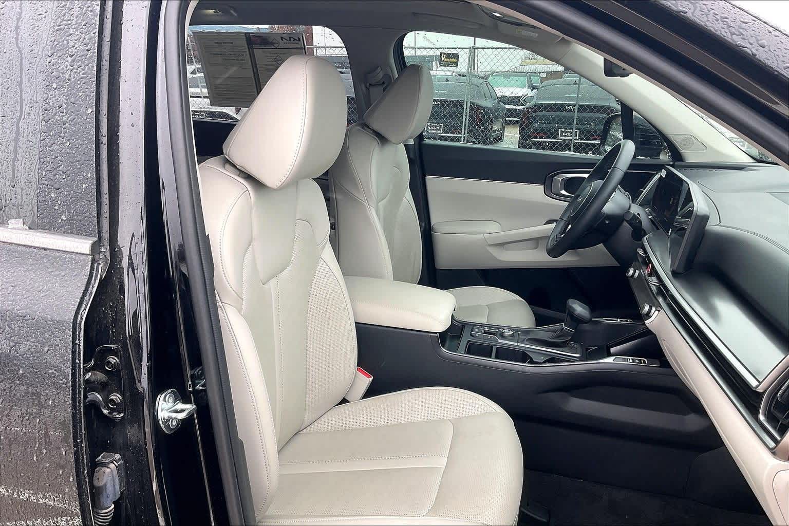 Thumbnail: 2025 Kia Sorento - 11