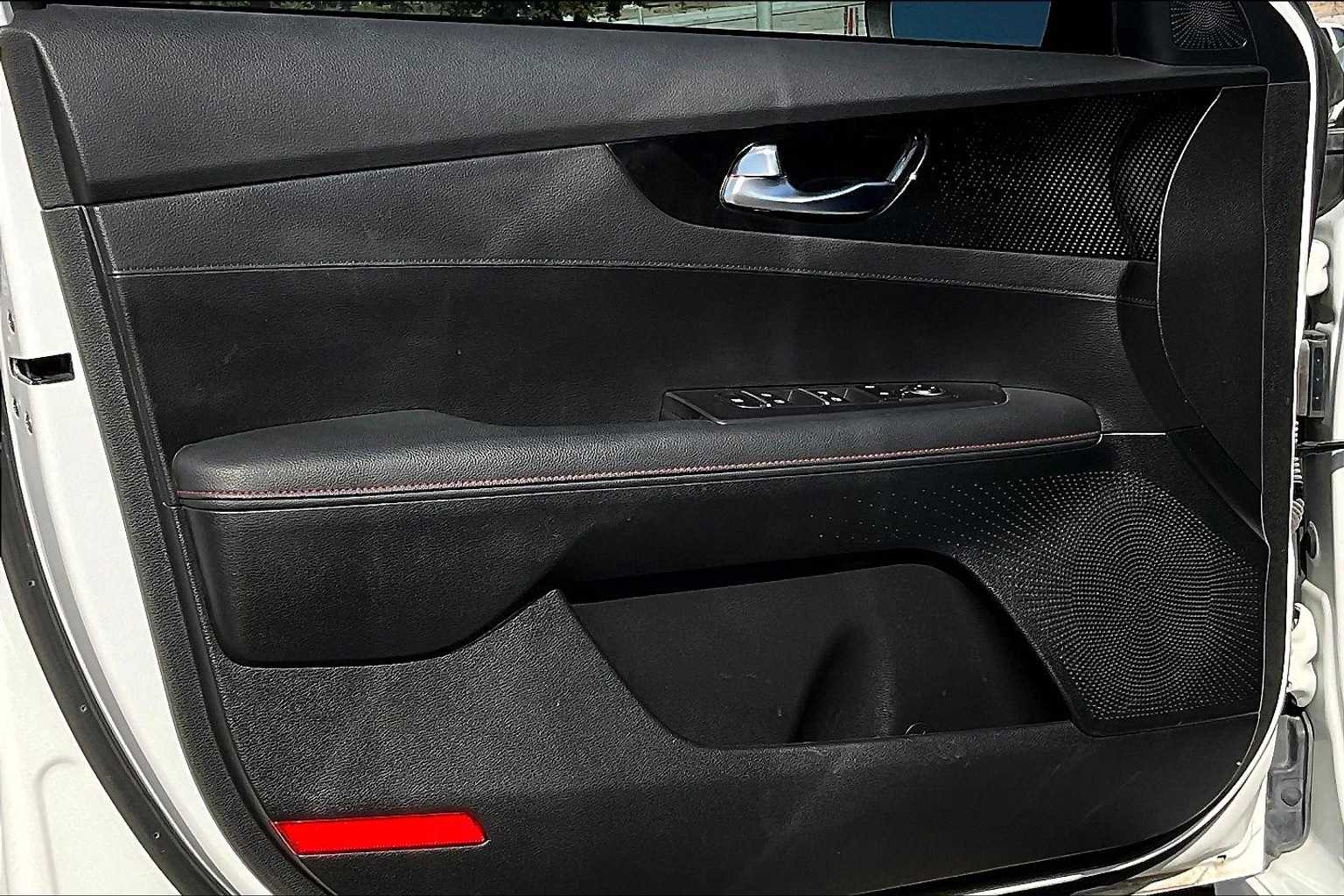 Thumbnail: 2023 Kia Forte - 27