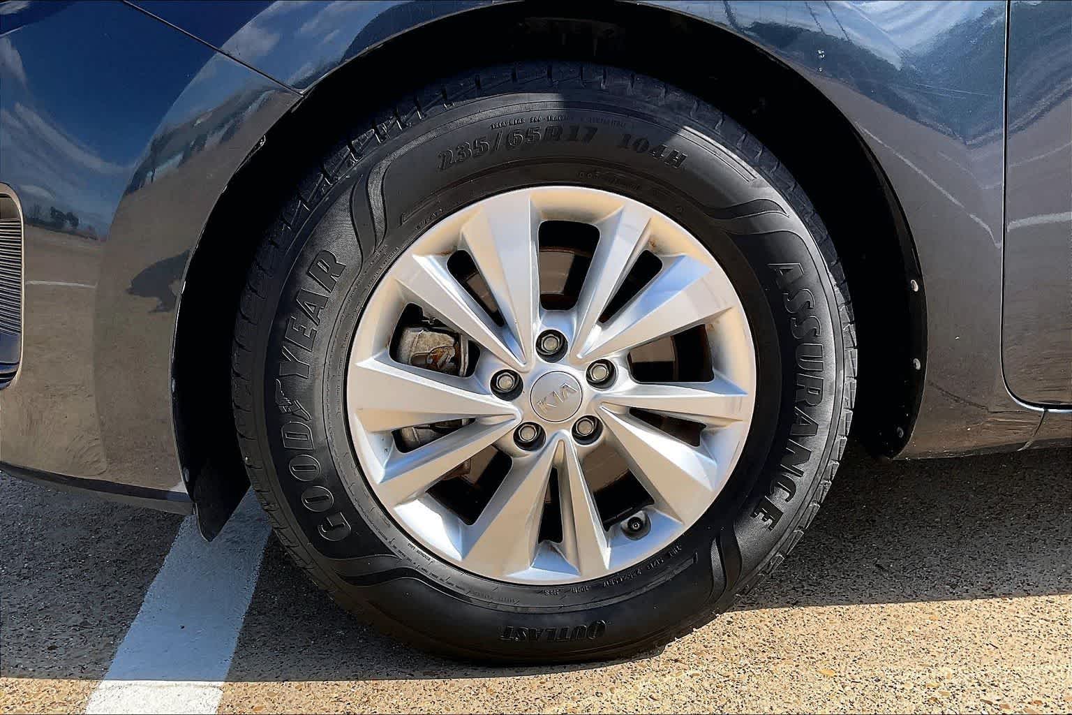 Thumbnail: 2017 Kia Sedona - 8