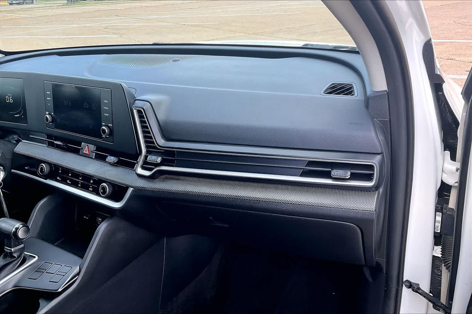 Thumbnail: 2023 Kia Sportage - 23