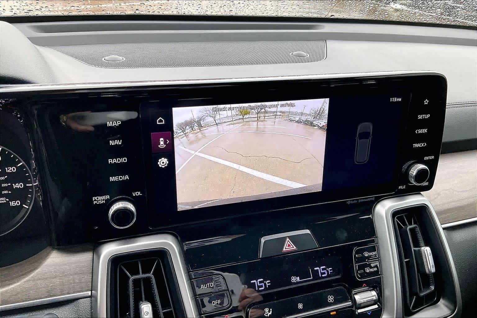 Thumbnail: 2023 Kia Sorento - 25