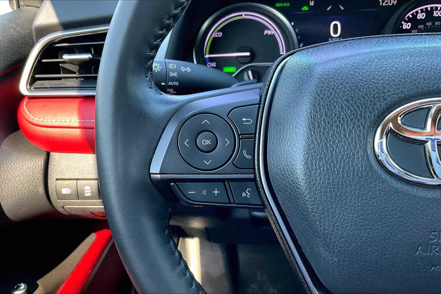 Thumbnail: 2023 Toyota Camry - 24