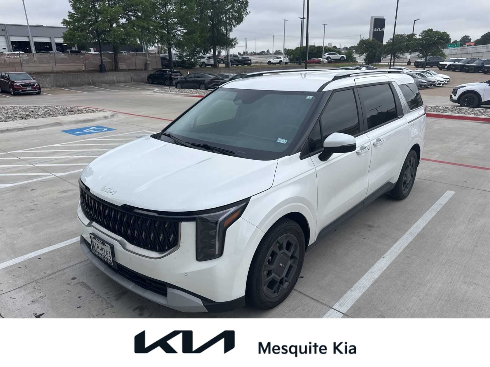2026 Kia Sedona EX HEV's photo