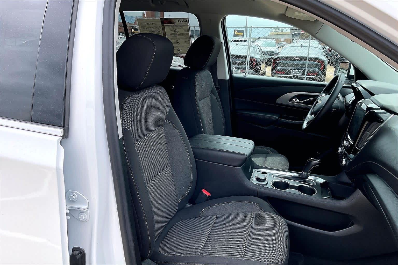 Thumbnail: 2020 Chevrolet Traverse - 13