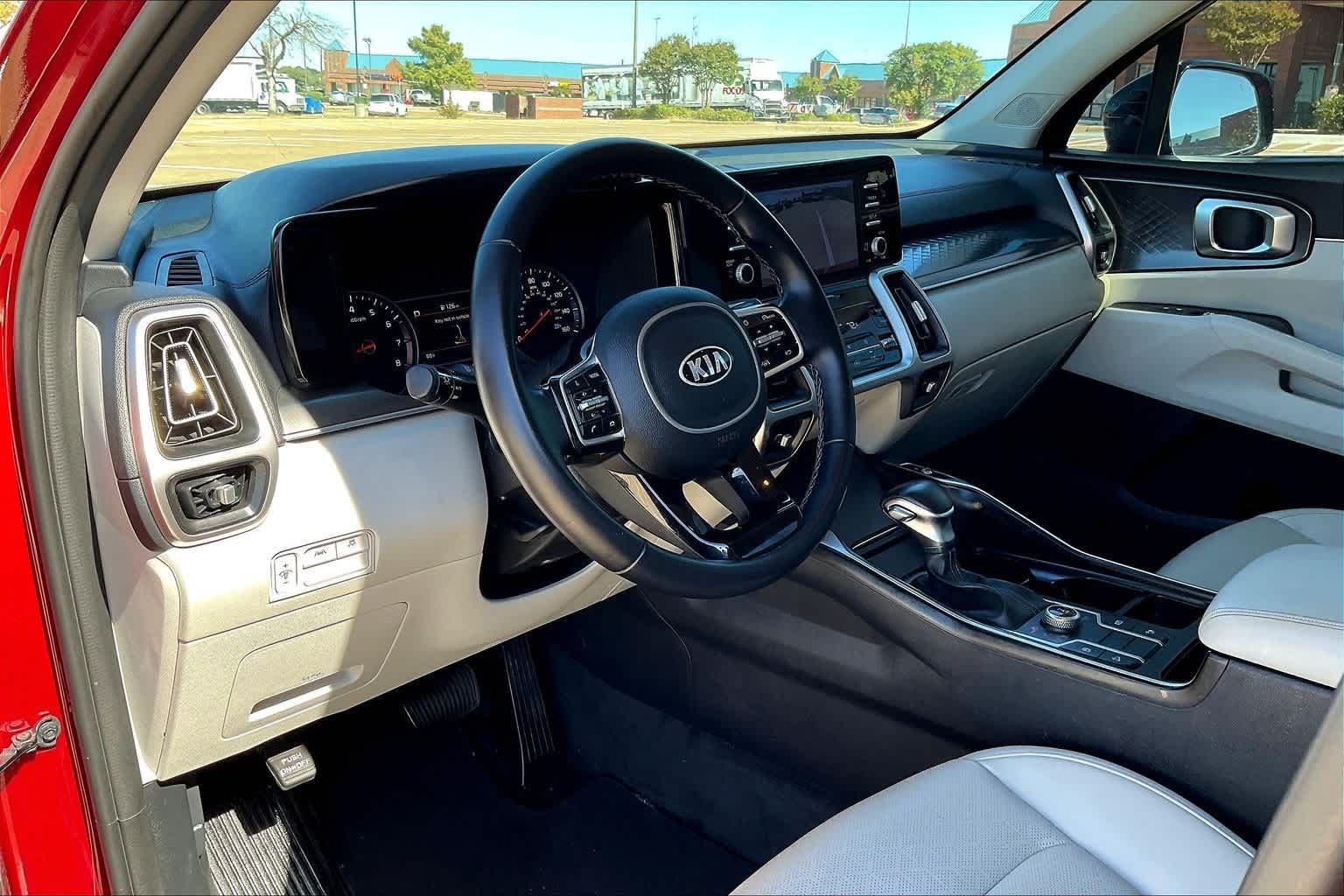 2021 Kia Sorento S photo 2