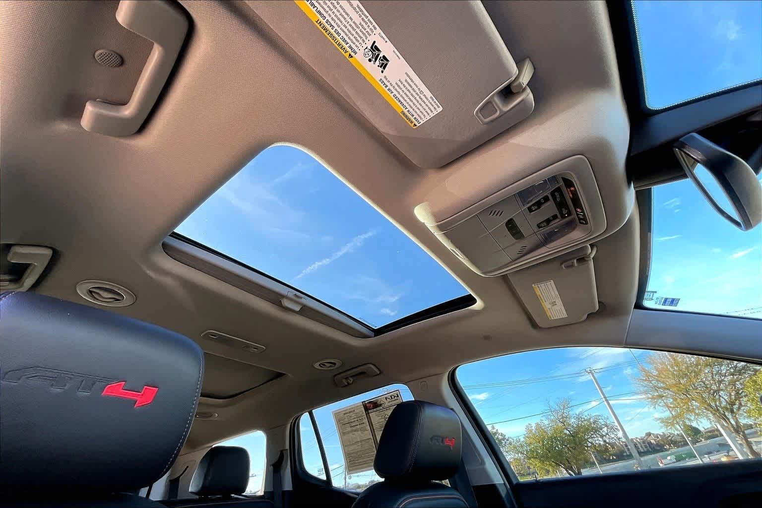 Thumbnail: 2022 GMC Acadia - 30