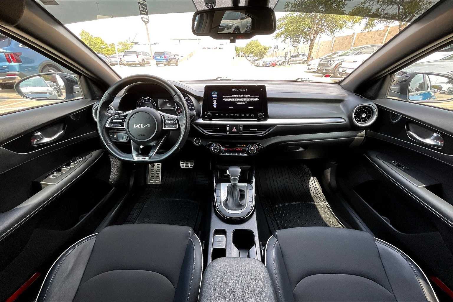 Thumbnail: 2023 Kia Forte - 8