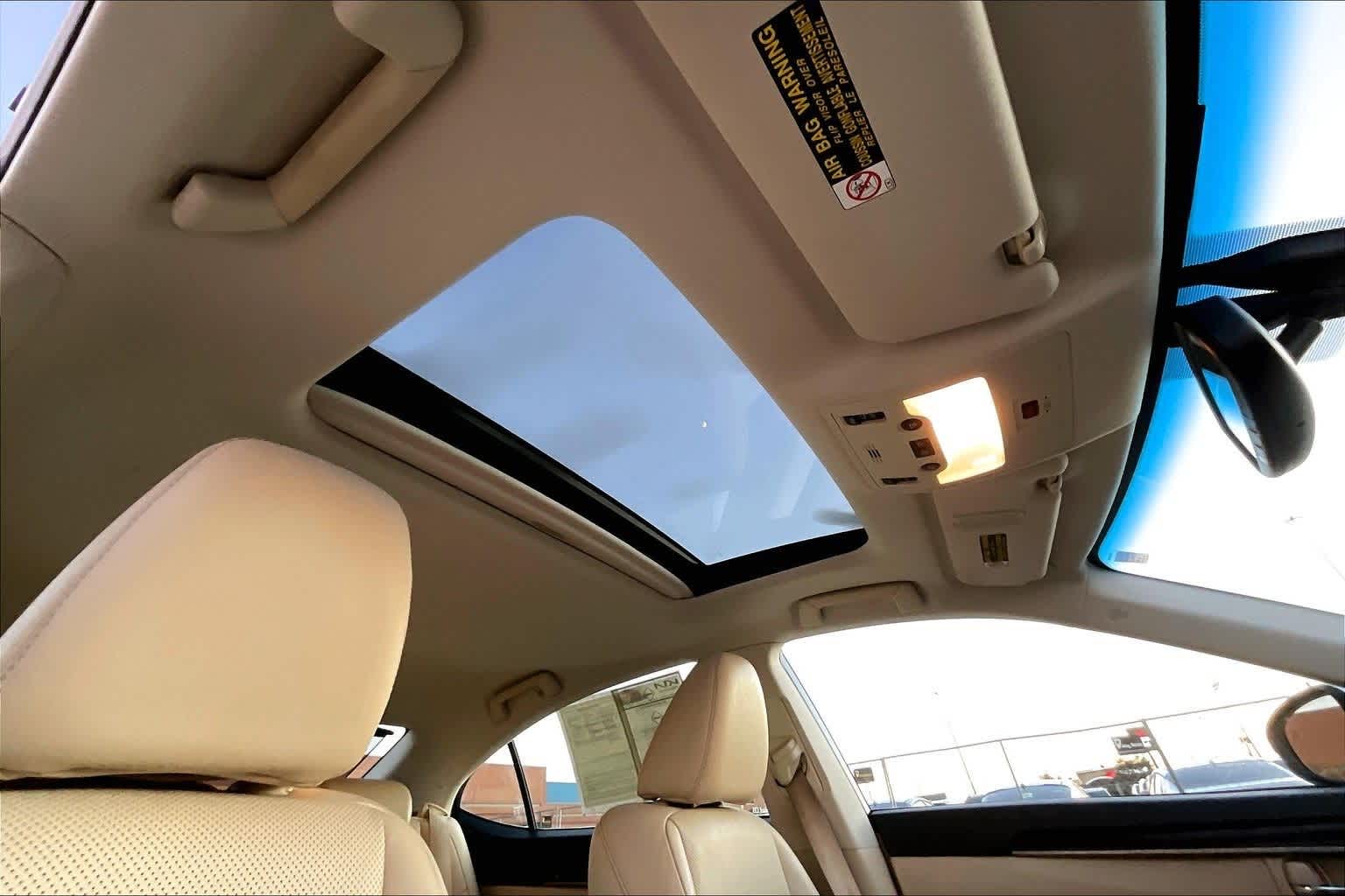 Thumbnail: 2013 Lexus ES - 30