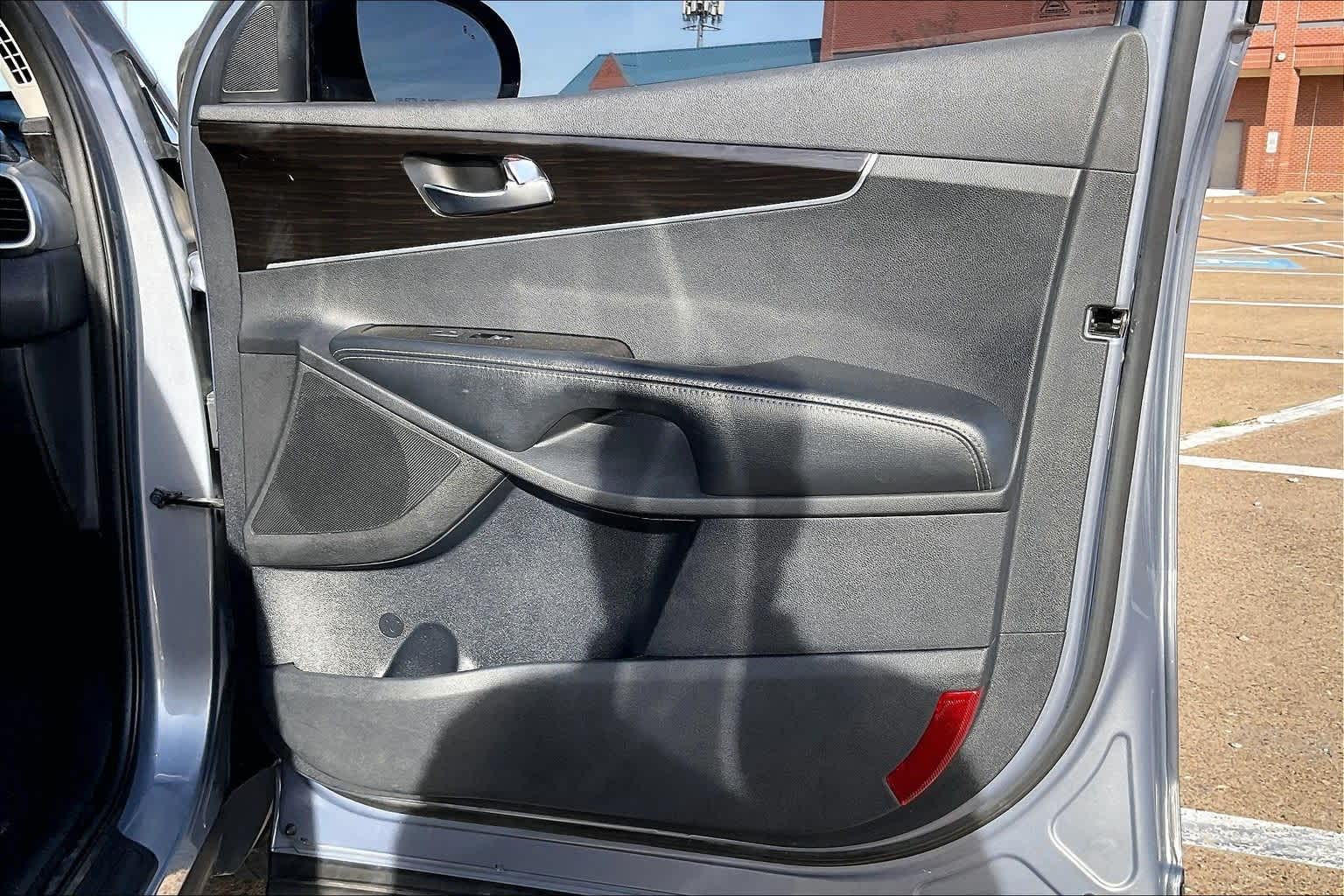 Thumbnail: 2020 Kia Sorento - 28