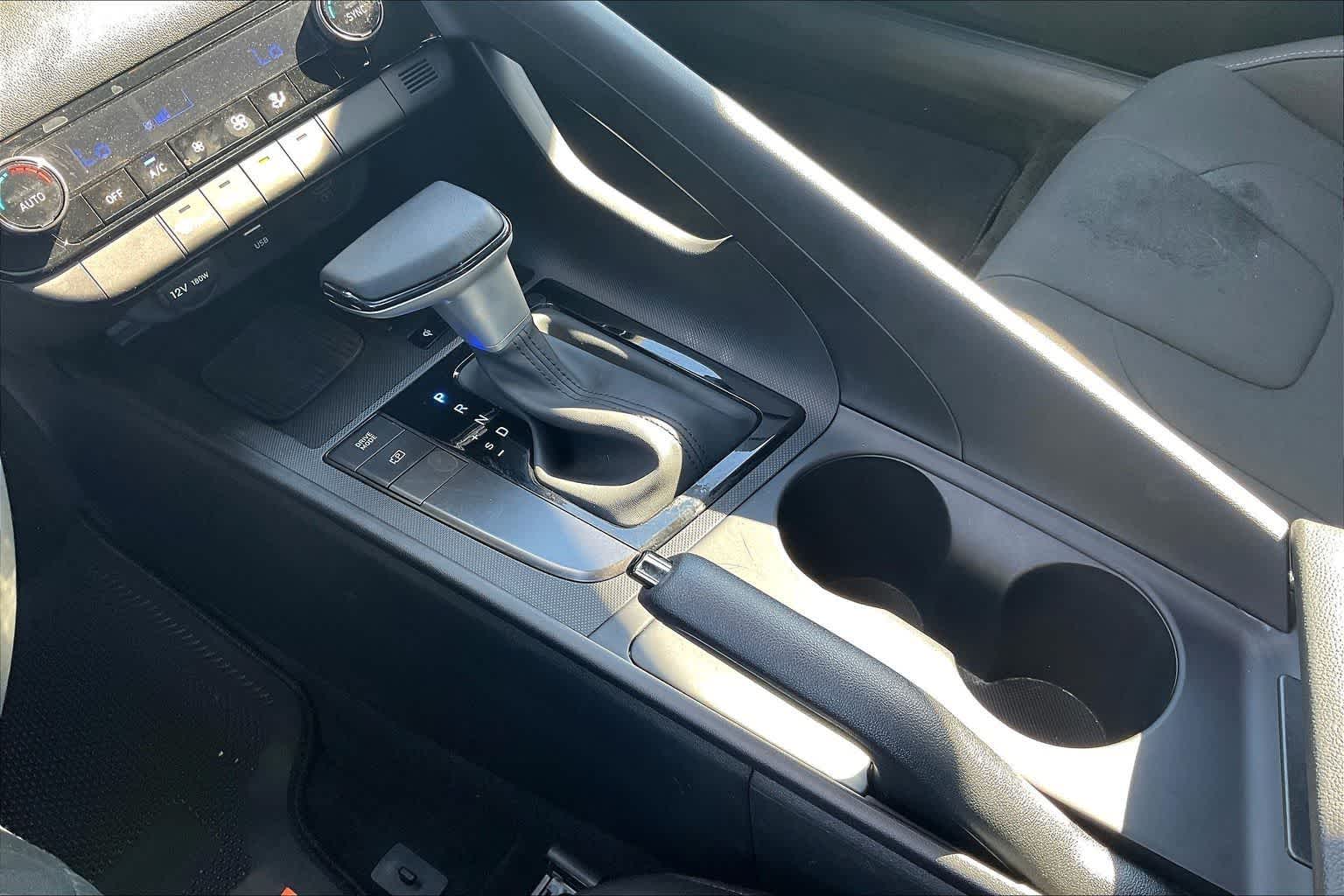 Thumbnail: 2025 Hyundai Elantra - 16