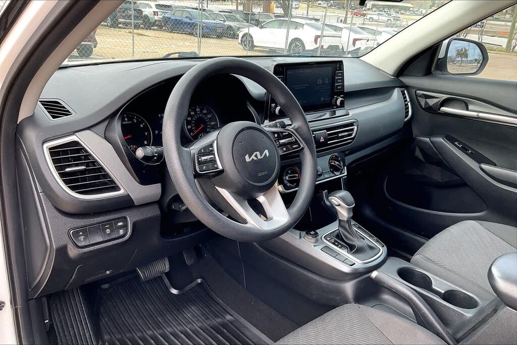 Certified 2022 Kia Seltos LX SUV