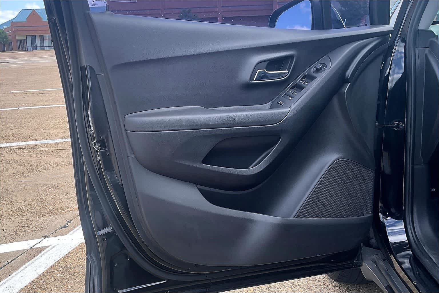 Thumbnail: 2019 Chevrolet Trax - 24