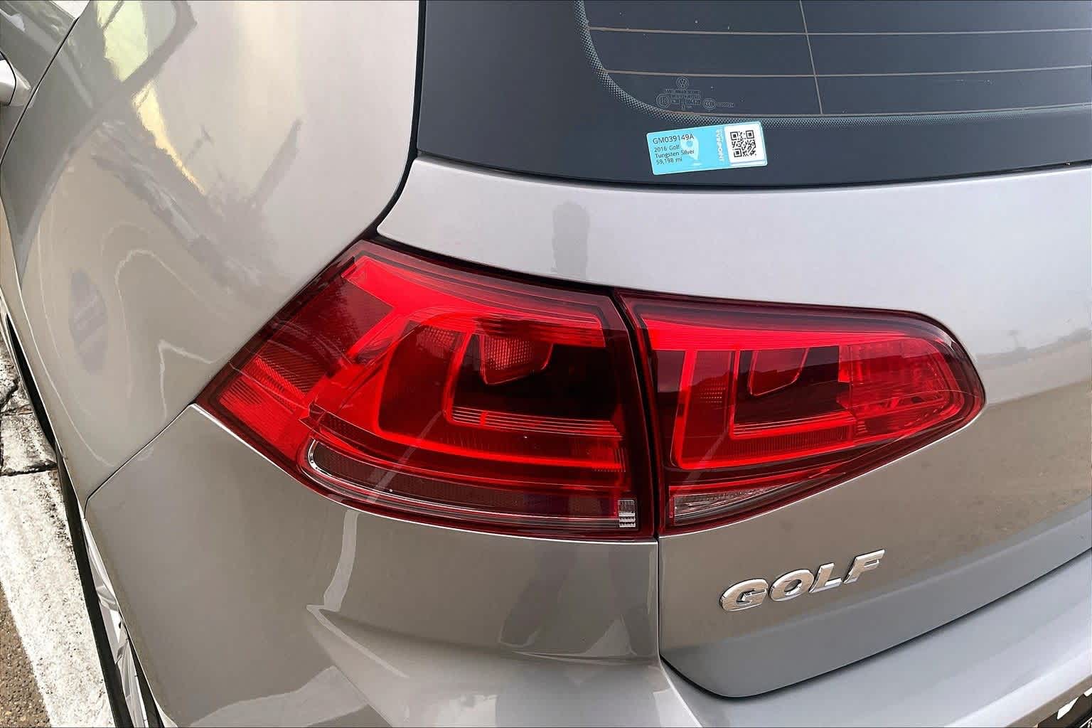 Thumbnail: 2016 Volkswagen Golf - 32