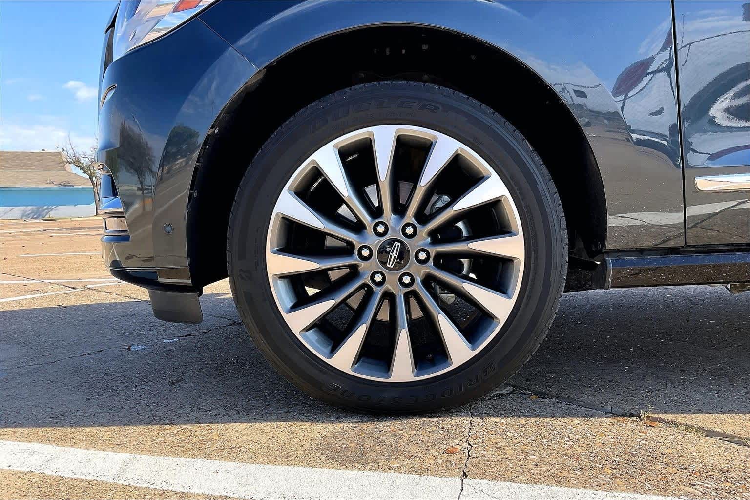 Thumbnail: 2021 Lincoln Navigator - 7