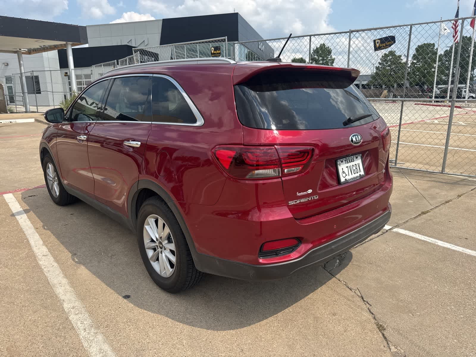Thumbnail: 2020 Kia Sorento - 3