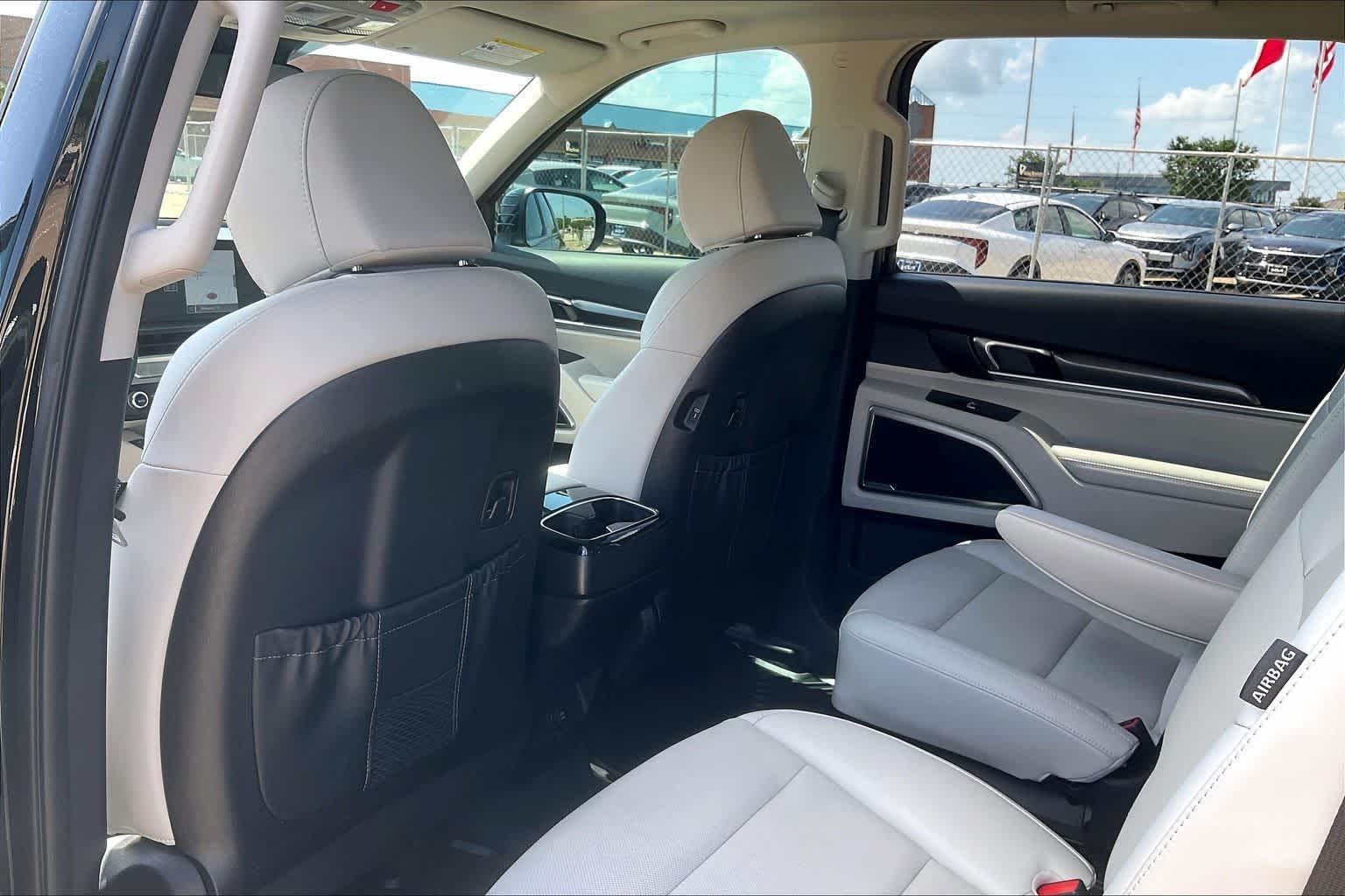 Thumbnail: 2024 Kia Telluride - 9