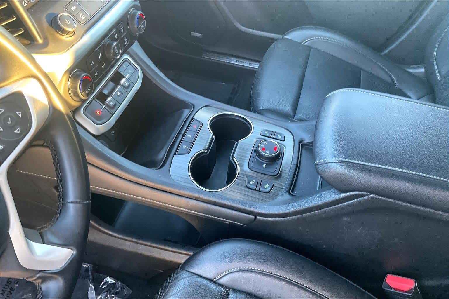 Thumbnail: 2023 GMC Acadia - 16