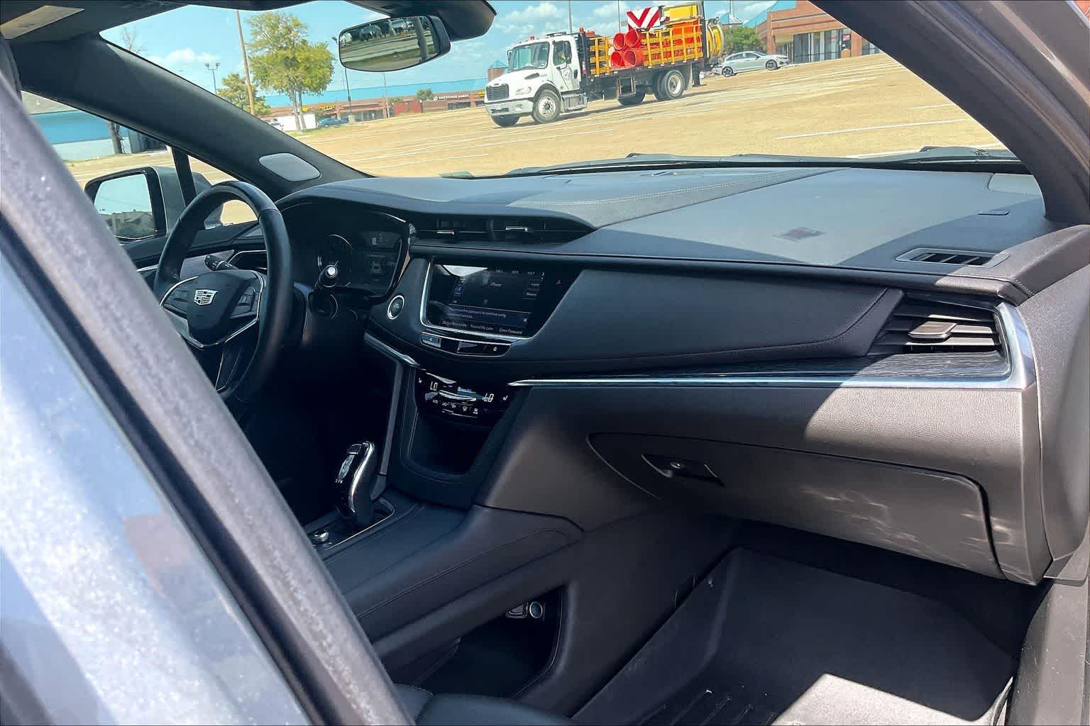 Thumbnail: 2023 Cadillac XT5 - 22