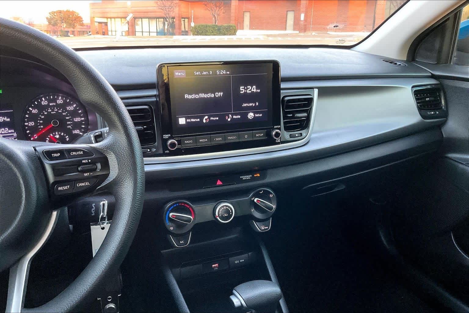 Thumbnail: 2022 Kia Rio - 14