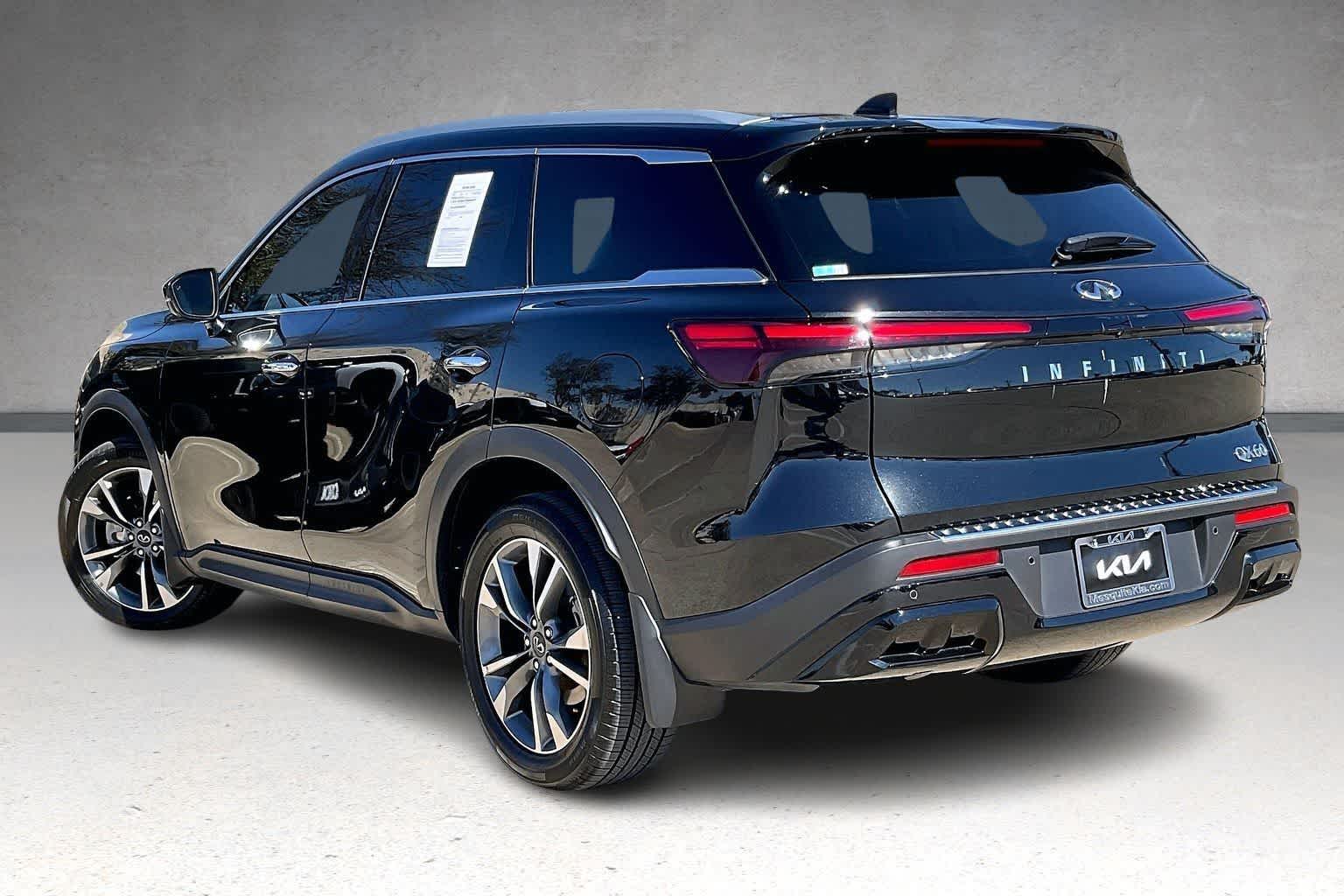 Thumbnail: 2023 INFINITI QX60 - 4