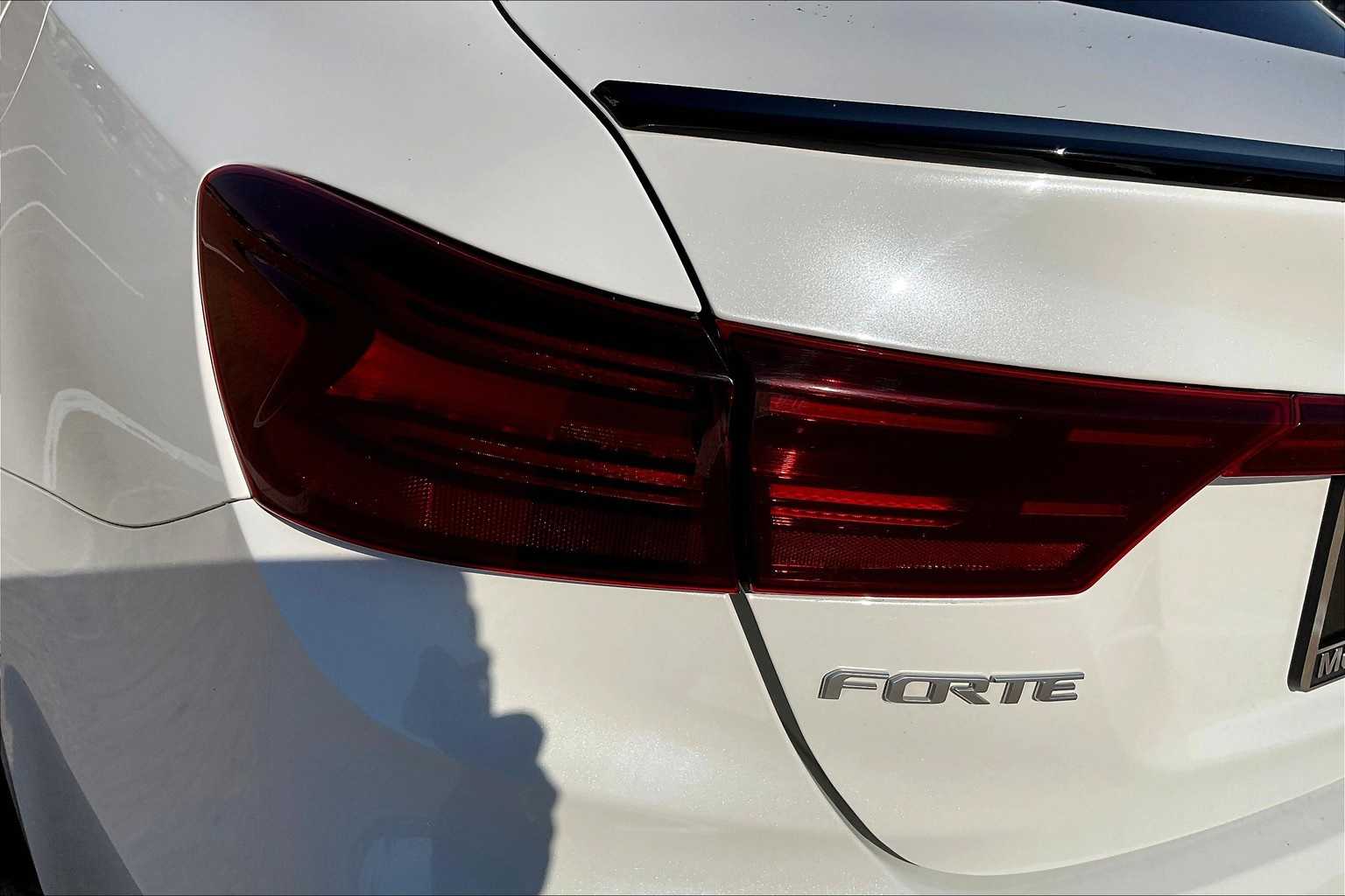 Thumbnail: 2023 Kia Forte - 31