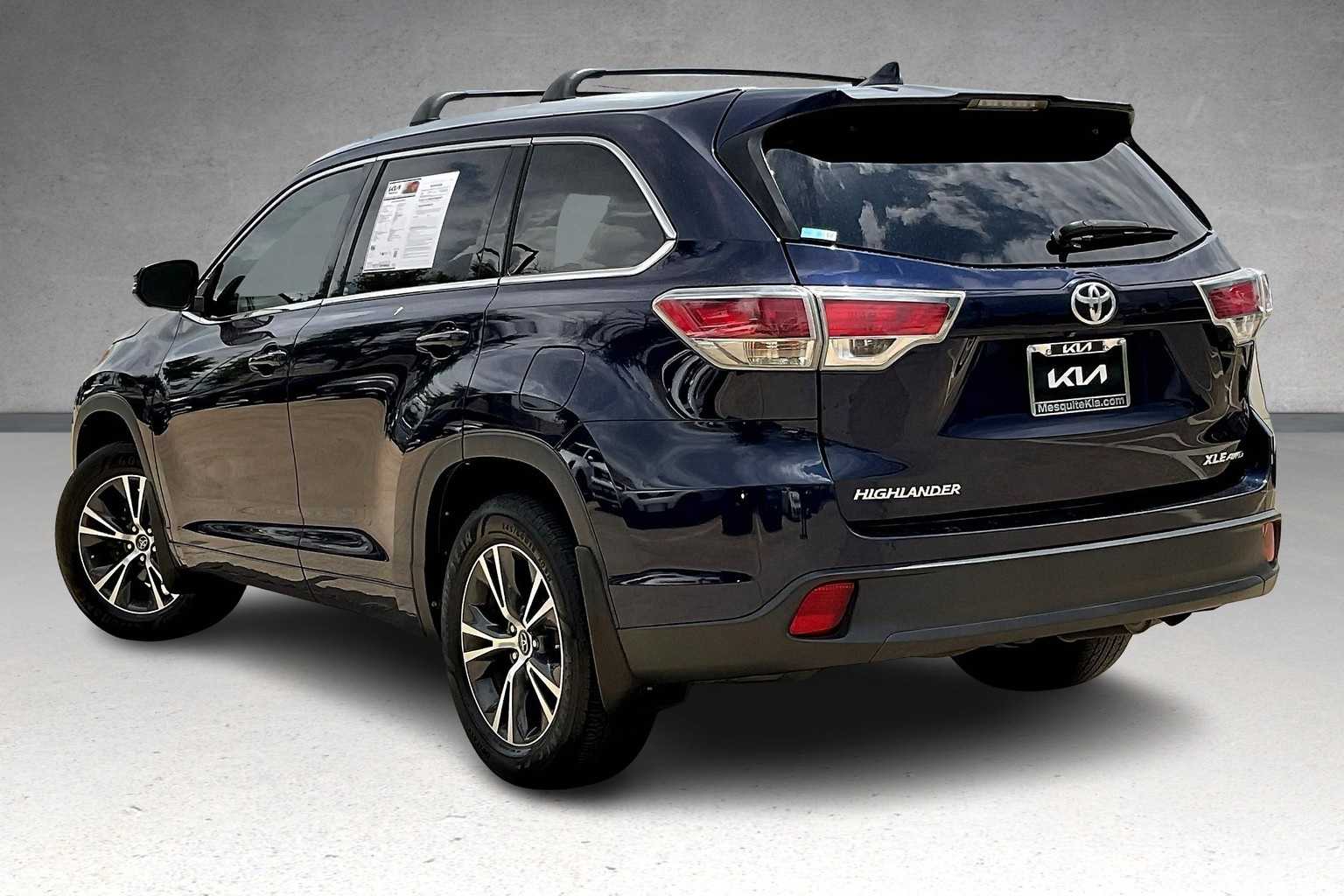 Thumbnail: 2016 Toyota Highlander - 4