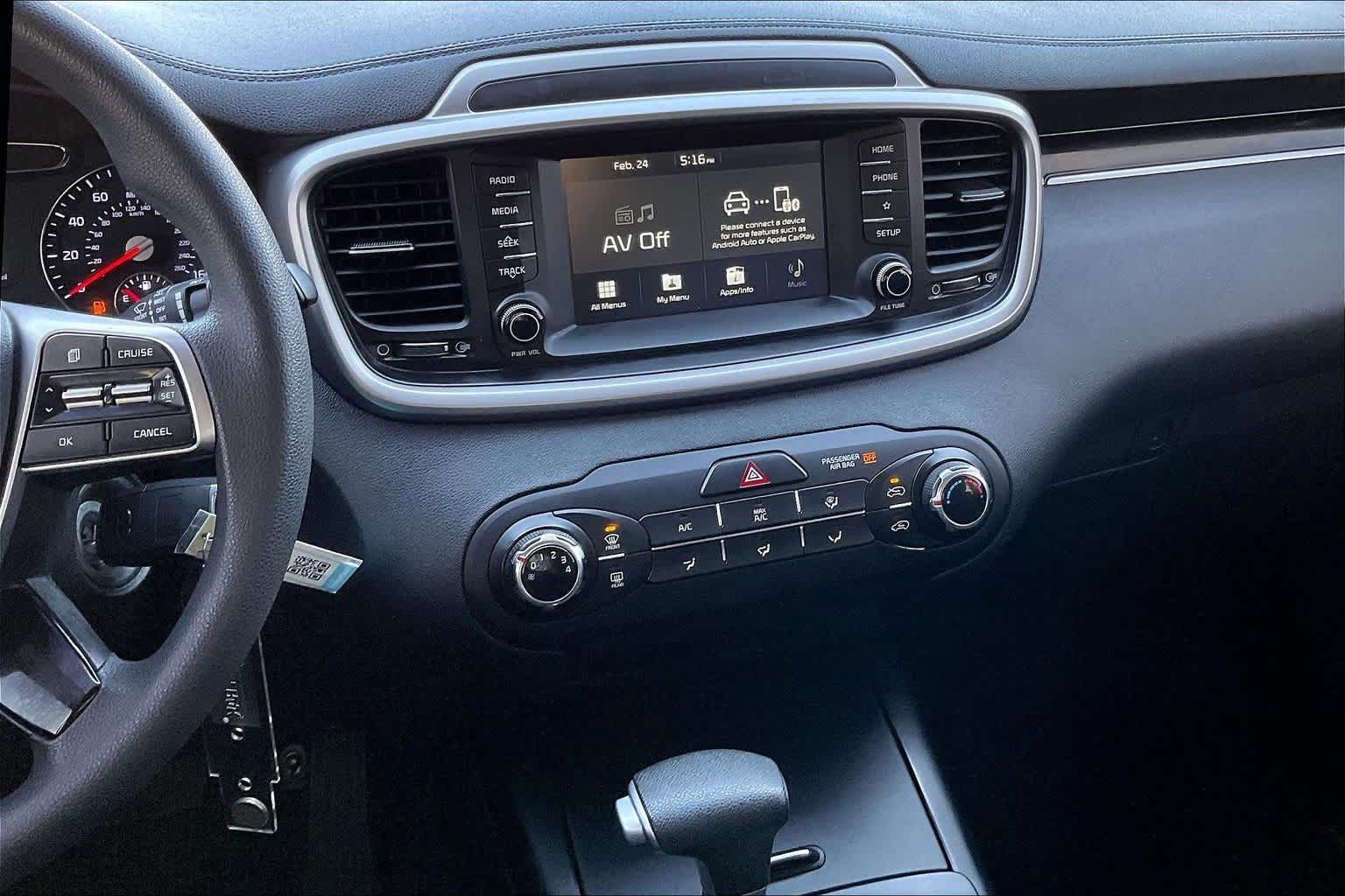 Thumbnail: 2020 Kia Sorento - 15