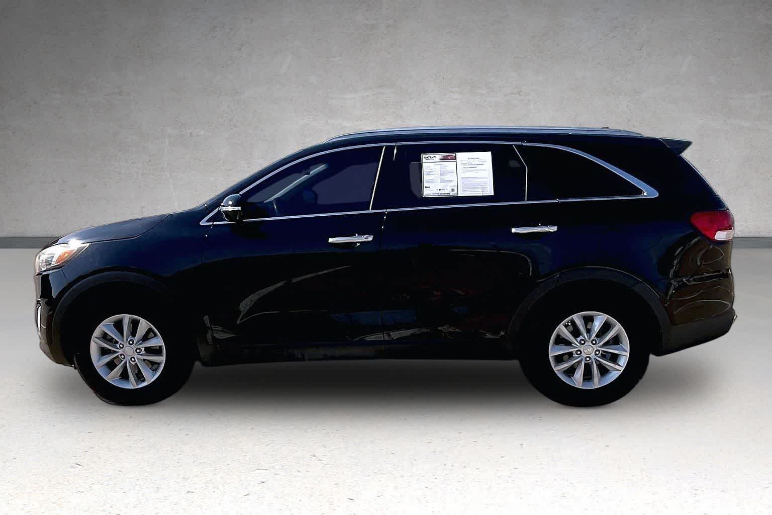 Thumbnail: 2016 Kia Sorento - 3