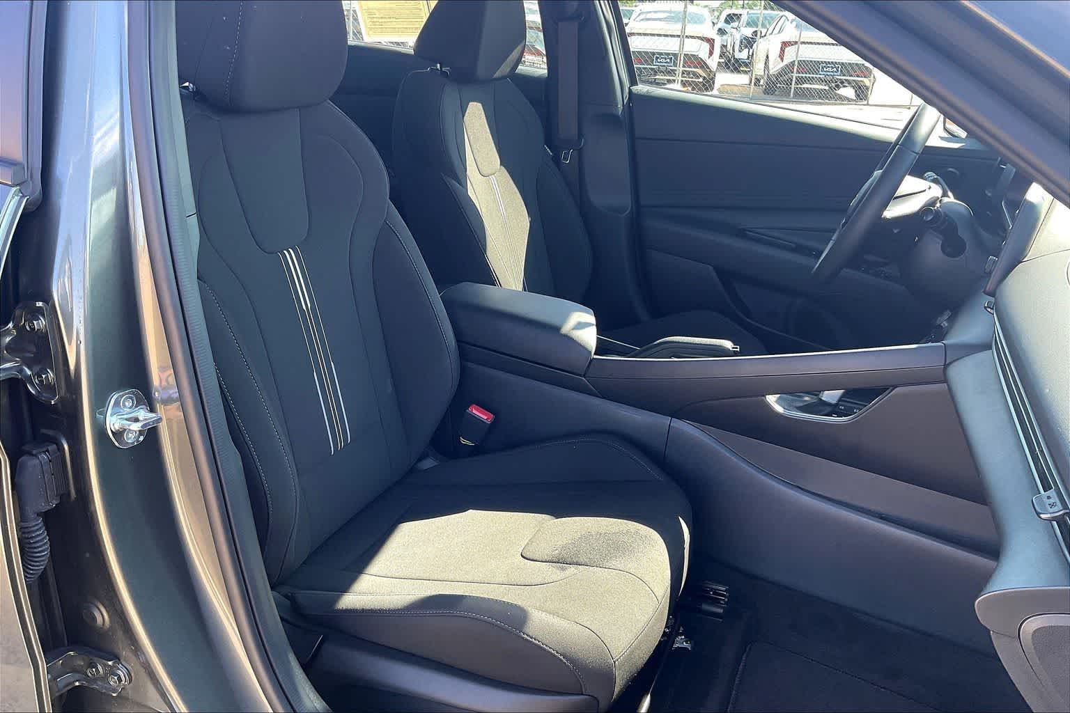 Thumbnail: 2025 Hyundai Elantra - 13