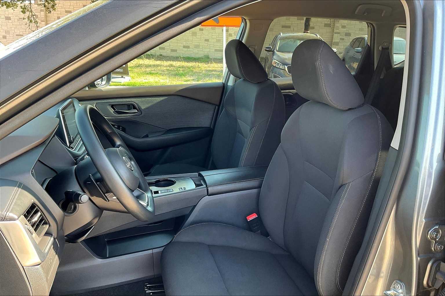 Thumbnail: 2023 Nissan Rogue - 10