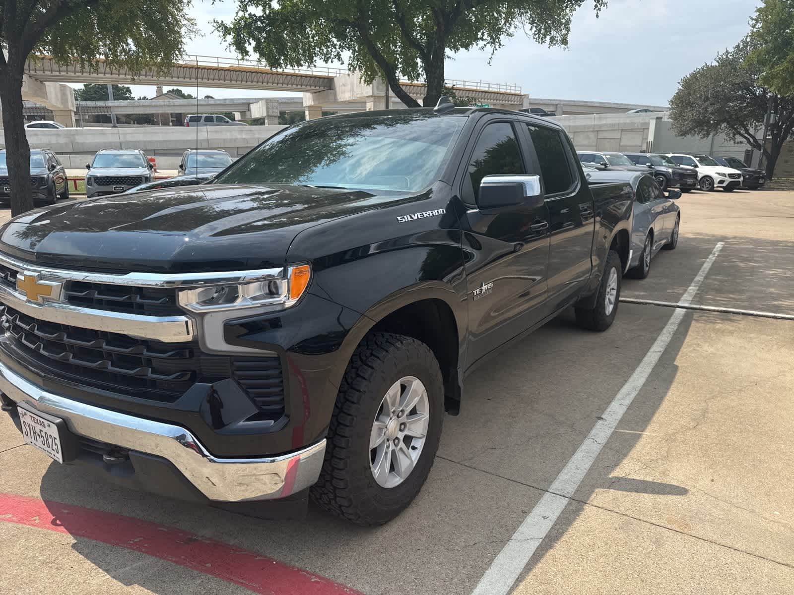 Thumbnail: 2023 Chevrolet Silverado 1500 - 3