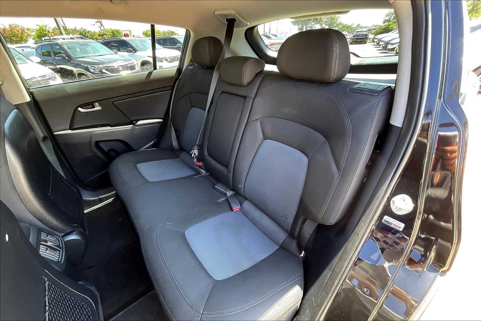 Thumbnail: 2014 Kia Sportage - 28