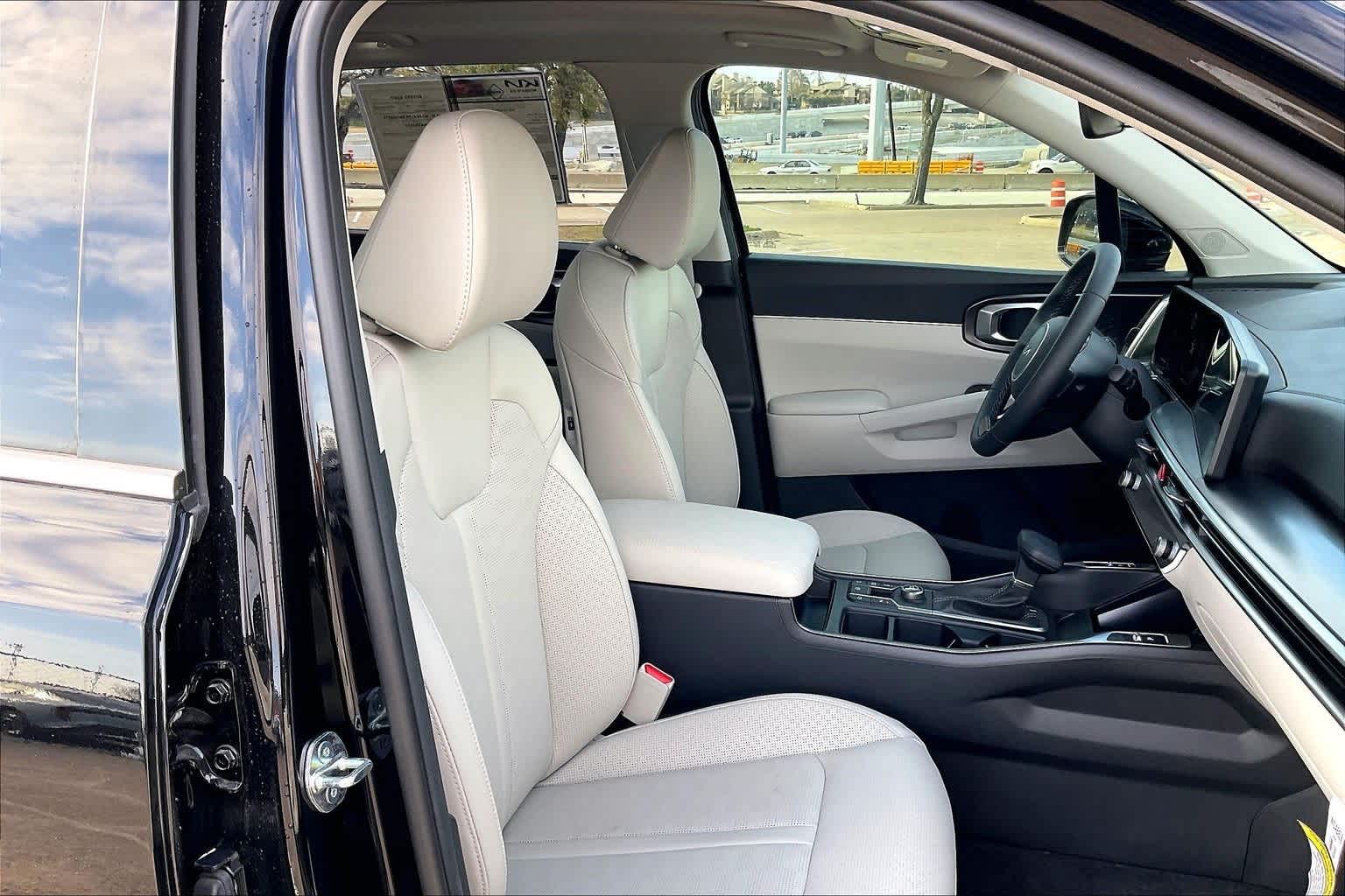 Thumbnail: 2025 Kia Sorento - 11