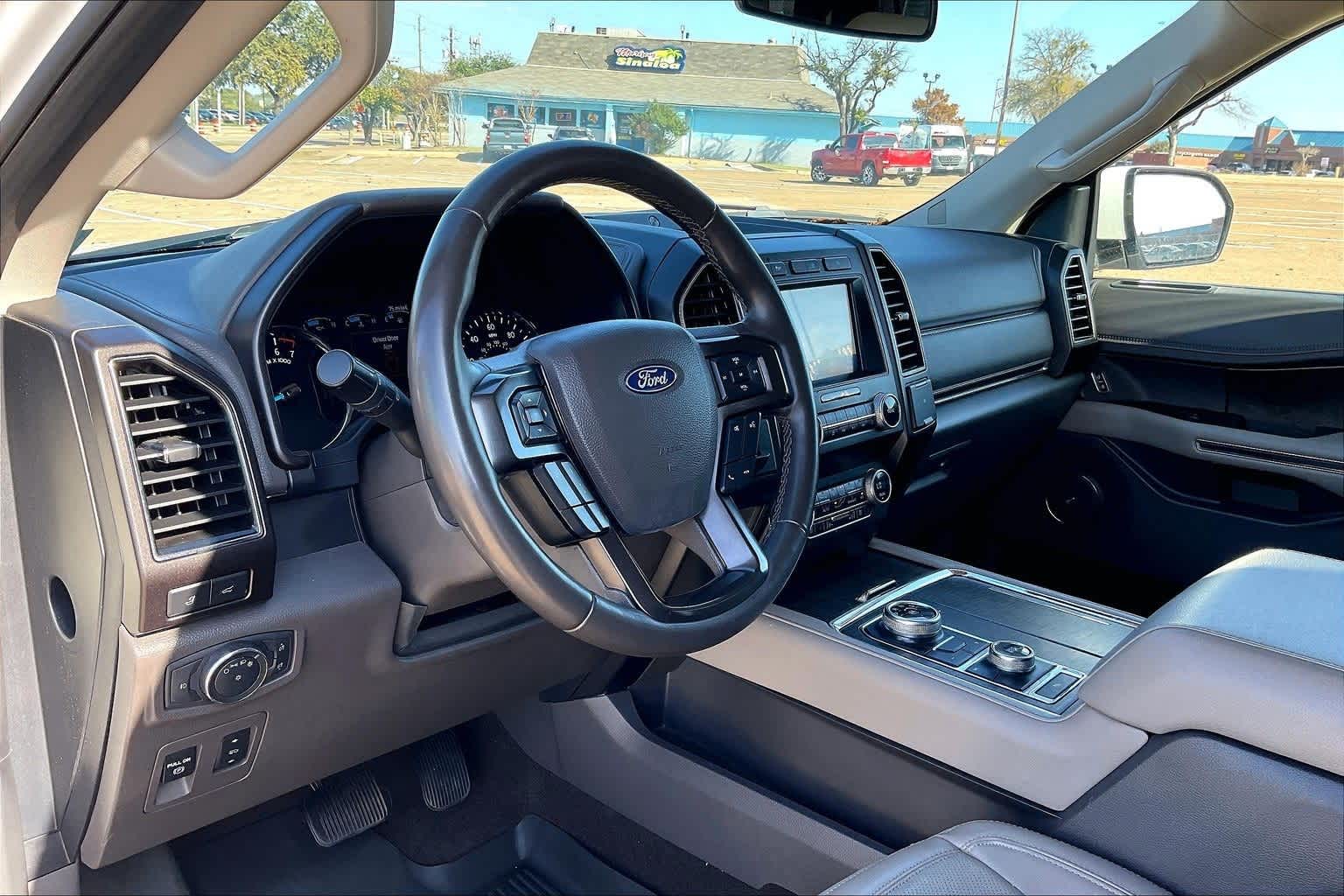 2021 Ford Expedition Limited photo 2