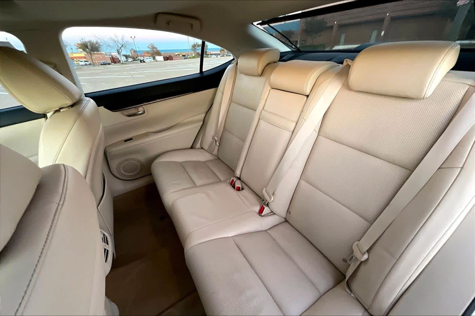 Thumbnail: 2013 Lexus ES - 29