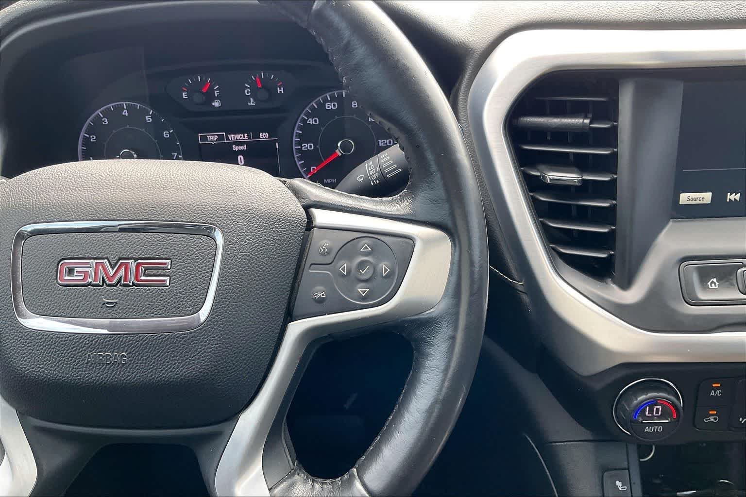 Thumbnail: 2018 GMC Acadia - 24