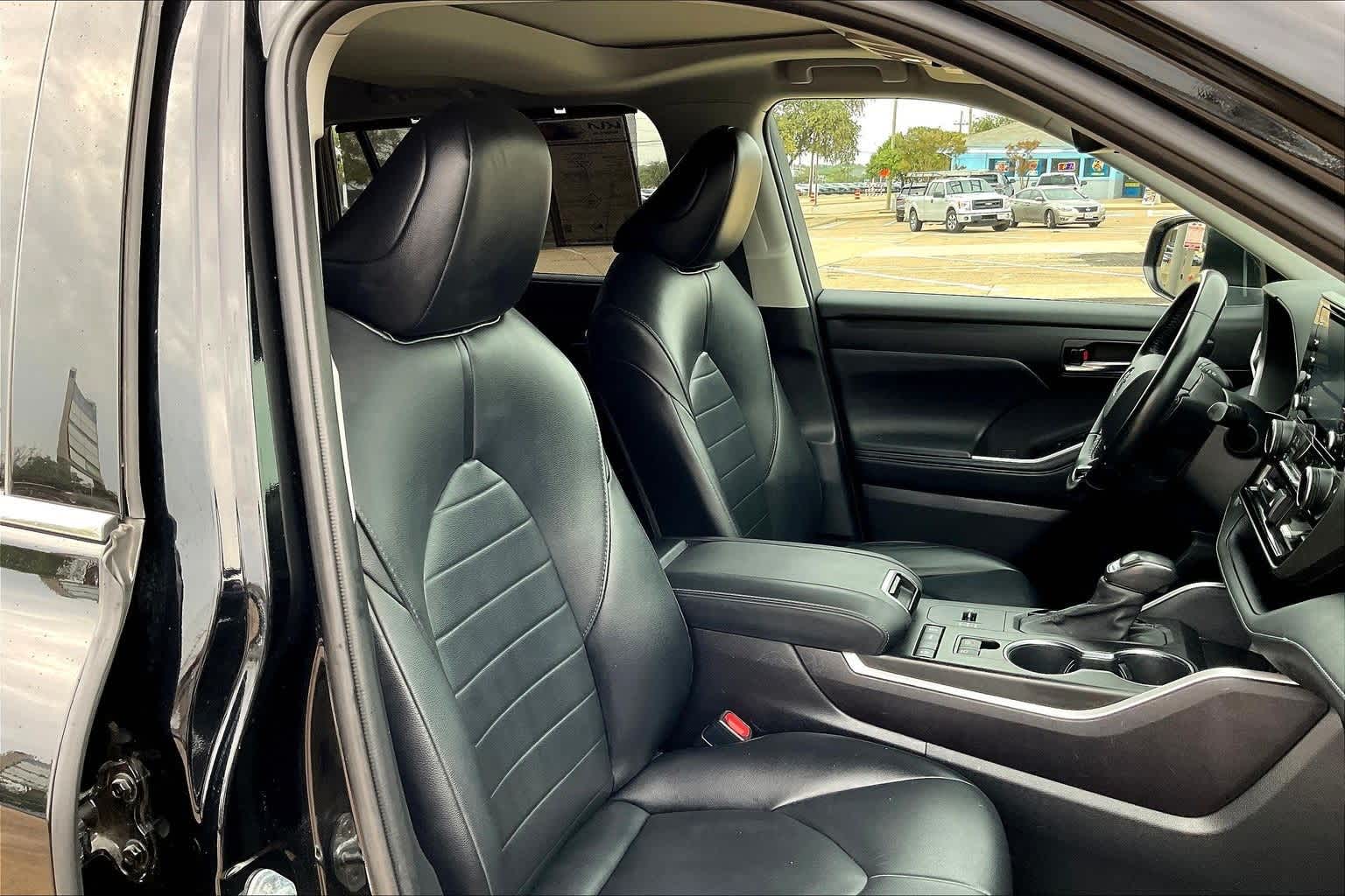 Thumbnail: 2021 Toyota Highlander - 13