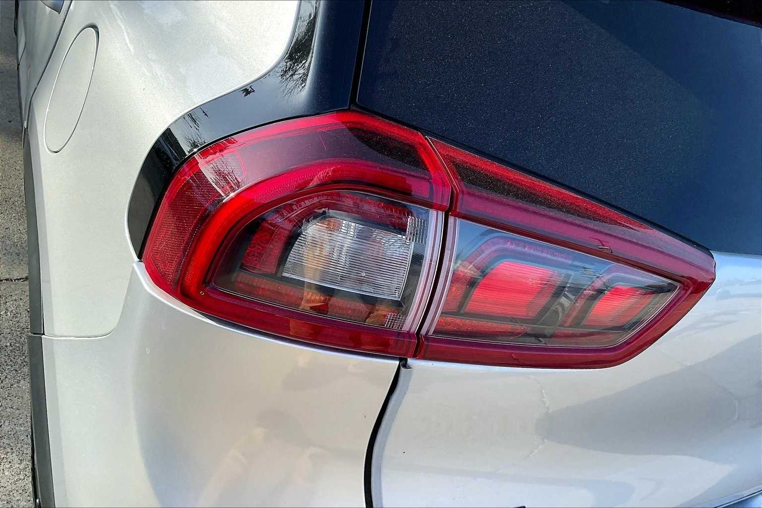 Thumbnail: 2018 Kia Niro - 31